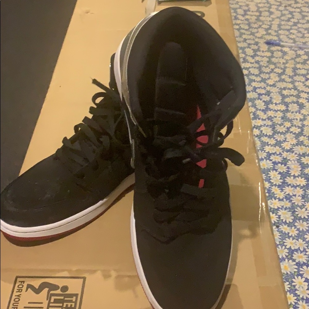 Jordan 1 retro mid